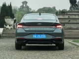 Hyundai Elantra 13