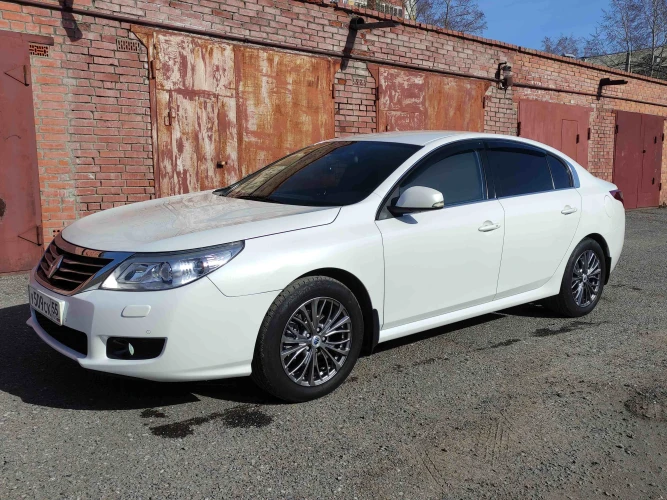 Renault Latitude